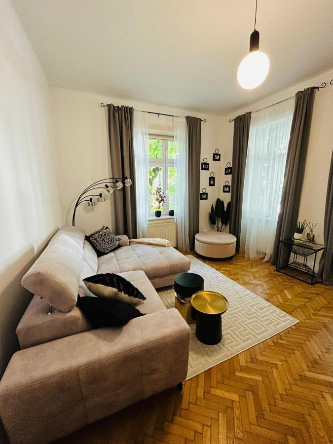 Apartment 5 Min Schoenbrunn Gloriette, Direct To City Center, Free Parking Viyana Dış mekan fotoğraf